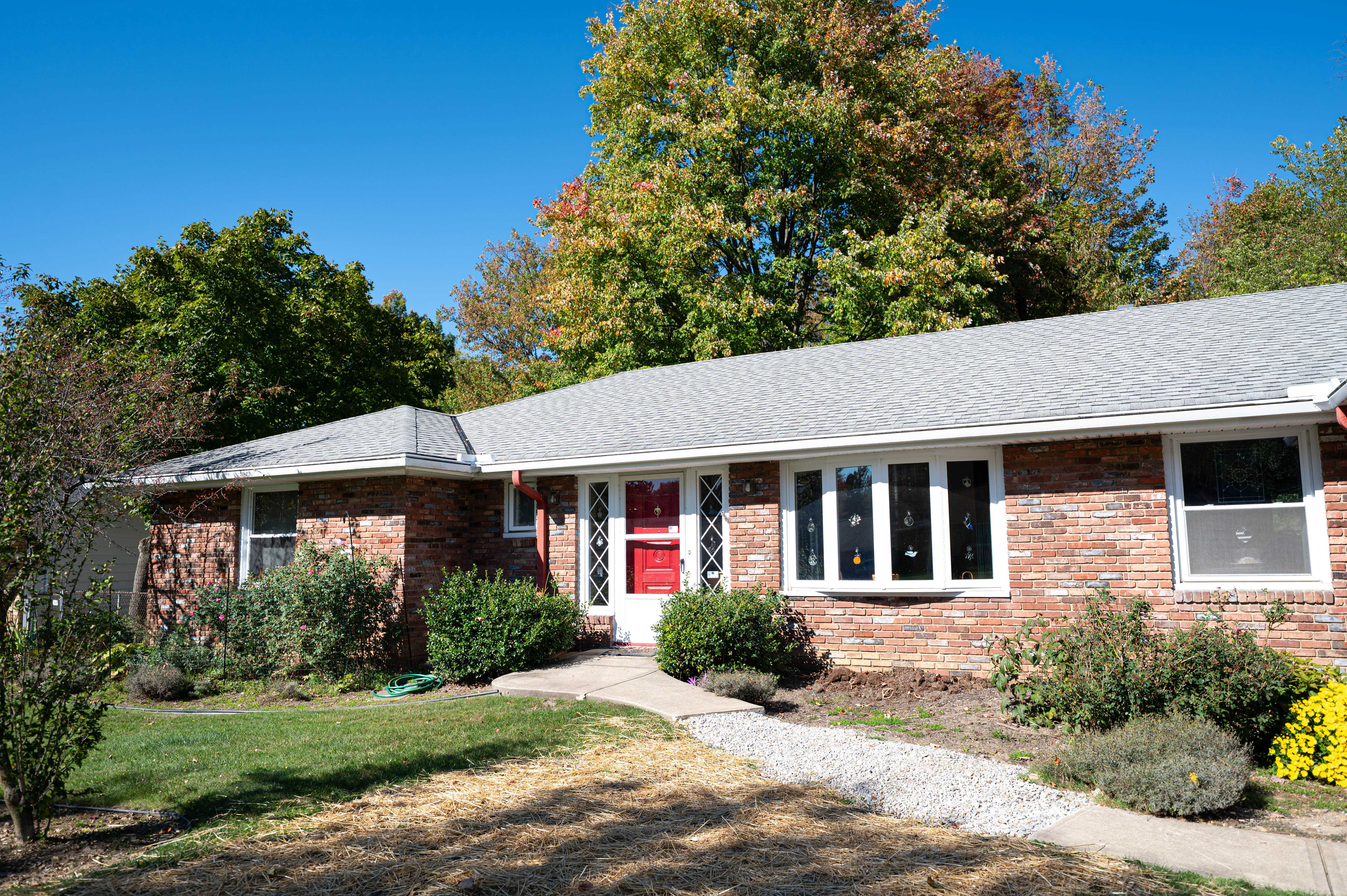 4927 Delevan Dr, Lyndhurst, OH, USA, 44124  | Single Family