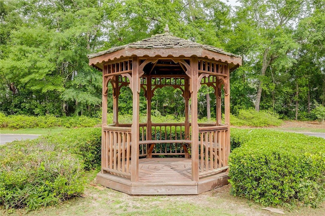 100 Sandstone Dr Bloomingdale, GA 31302  | Single Family