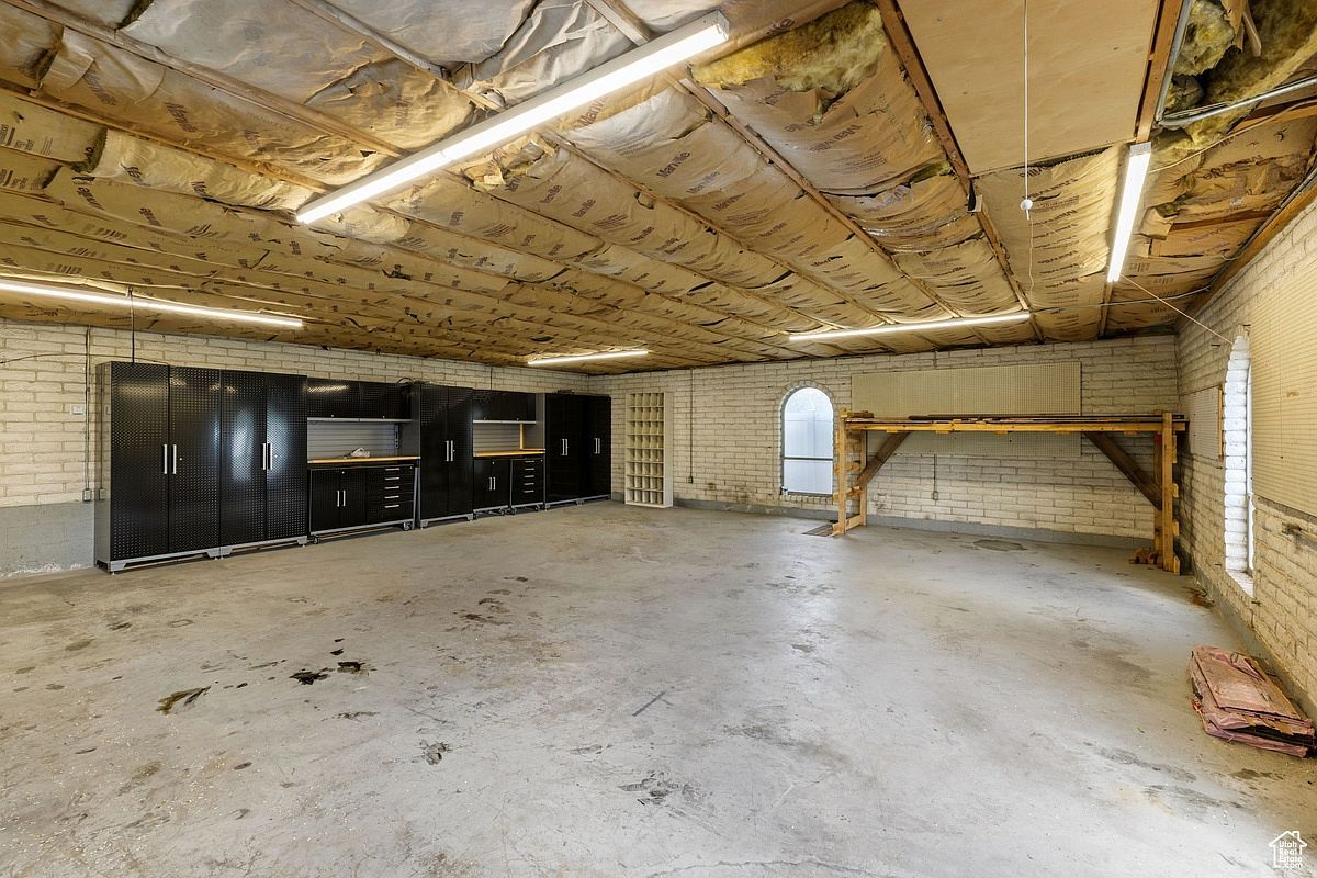 7514 S Monterey Cir E Sandy, UT 84093  | Single Family