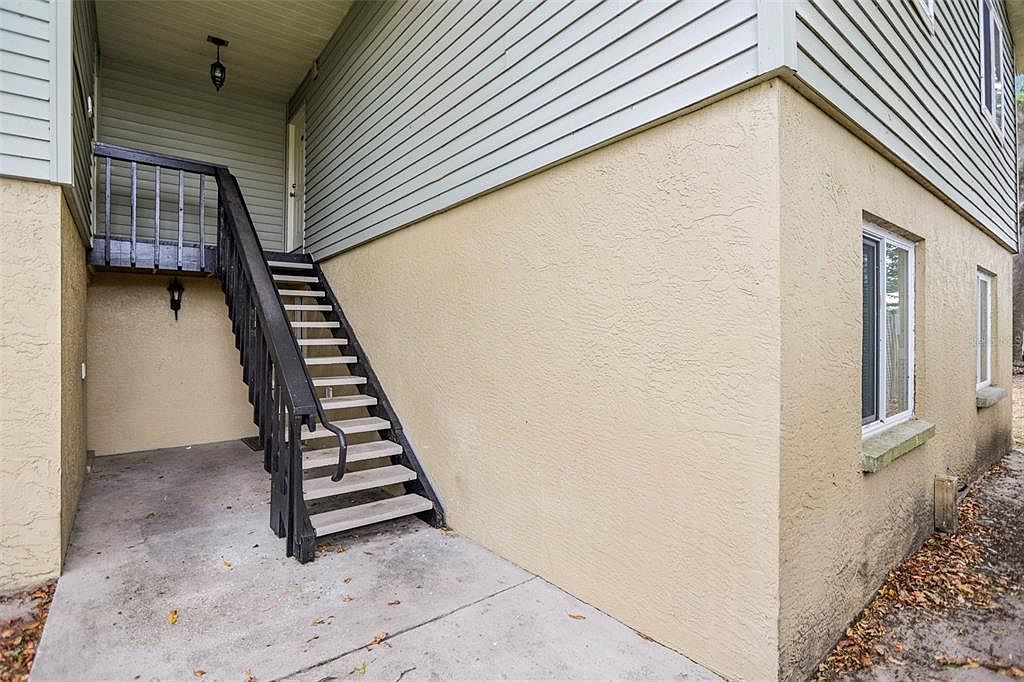 230 Thorn Tree Pl #230 Brandon, FL 33510  | Condominium