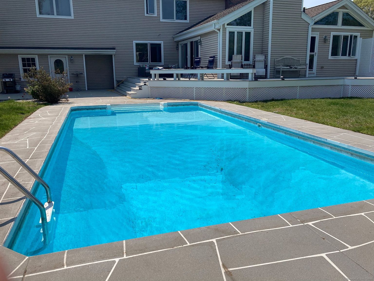 224 Neptune Dr Groton, CT 06340  | Single Family