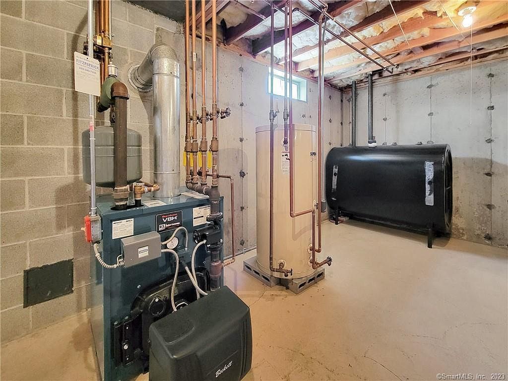 14 Prout Hill Rd Middletown, CT 06457  | Single Family