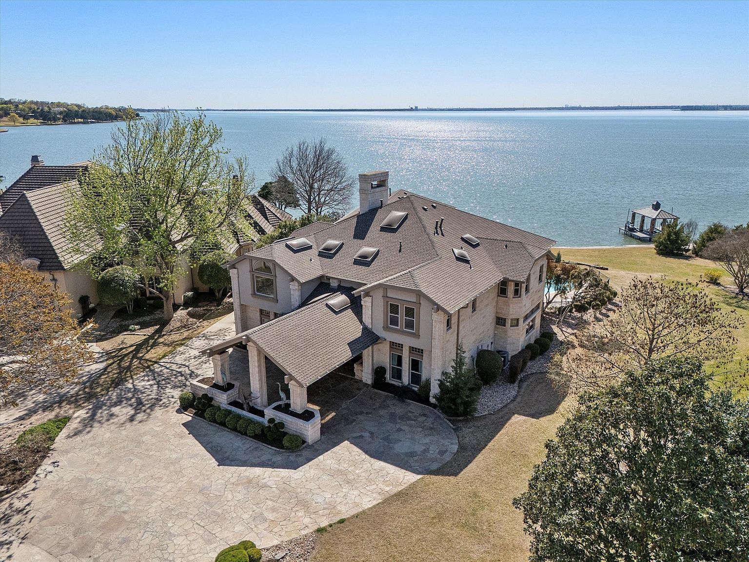 16 Lakeway Dr Heath, TX 75032  | Single Family