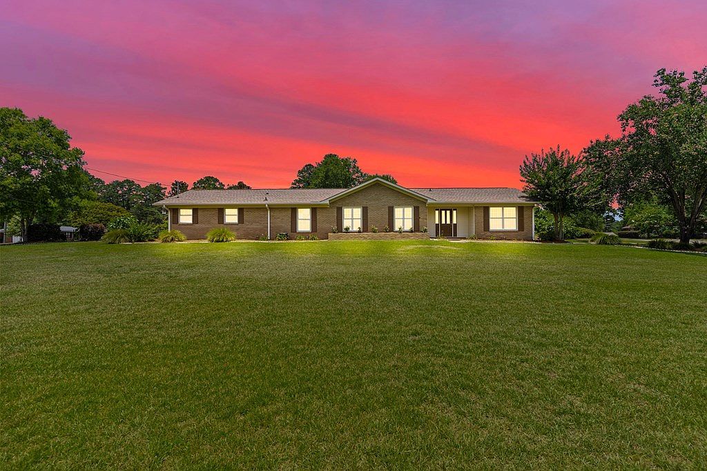 601 Lakewood Dr Dothan, AL 36301 | Single Family