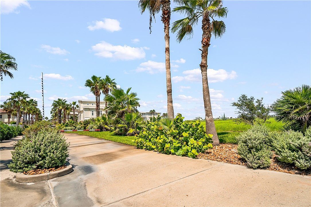 3700 Island Moorings Pkwy APT 20 Port Aransas, TX 78373  | Condominium