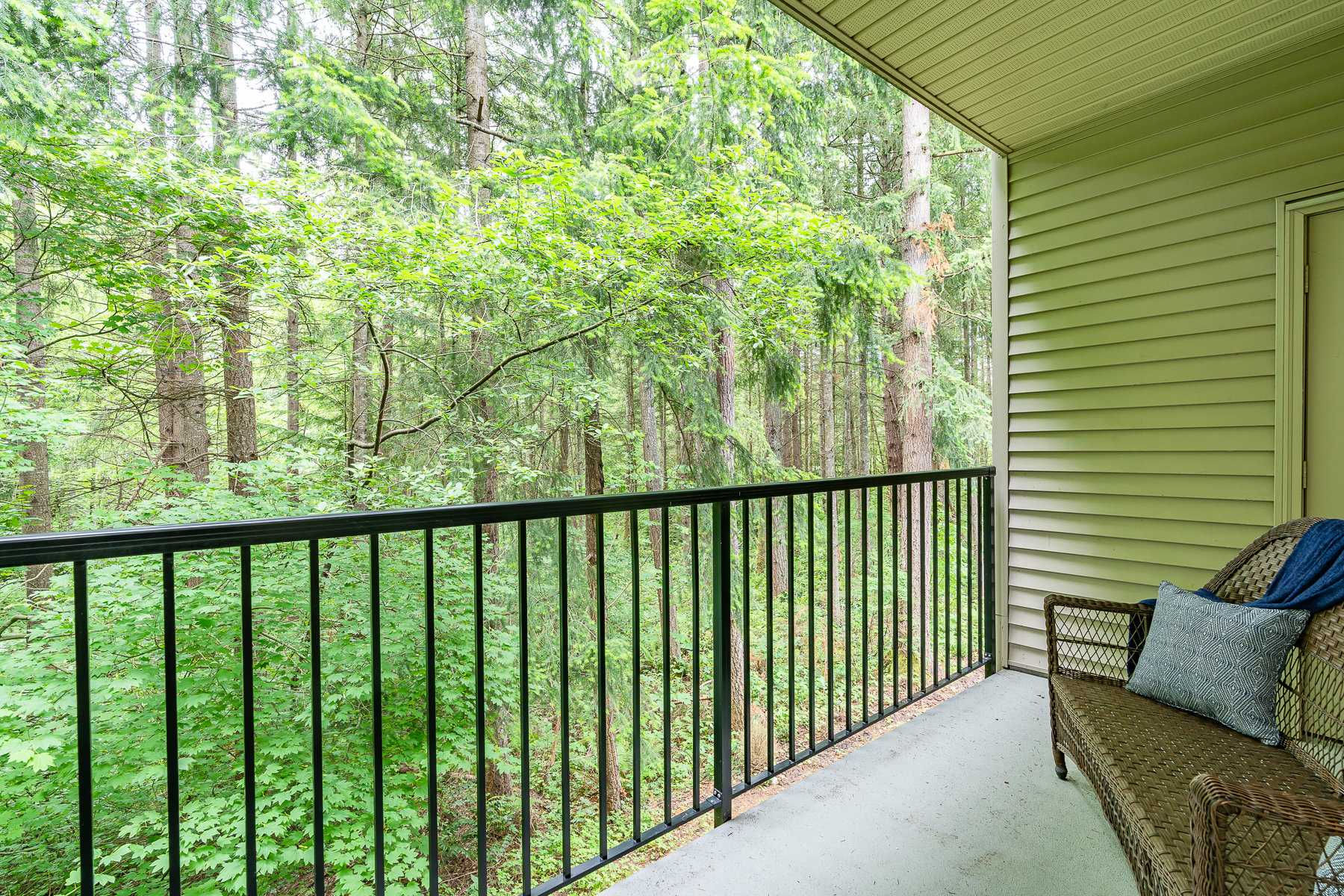 25025 SE Klahanie Blvd Unit #C201, Sammamish, WA, 98029  | Condominium