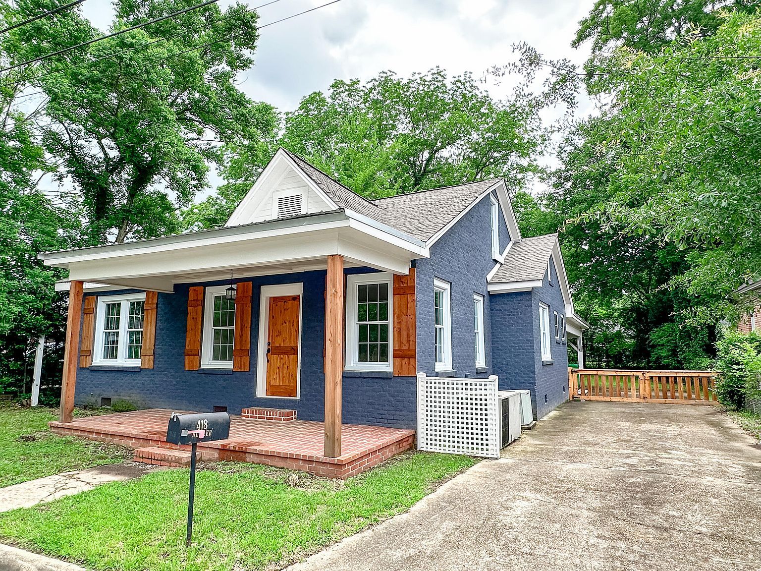 418 9th St S Columbus, MS 39701 | Single Family