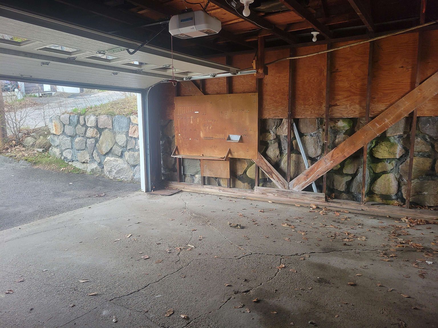 437 2nd Ave Berlin, NH 03570  | Single Family