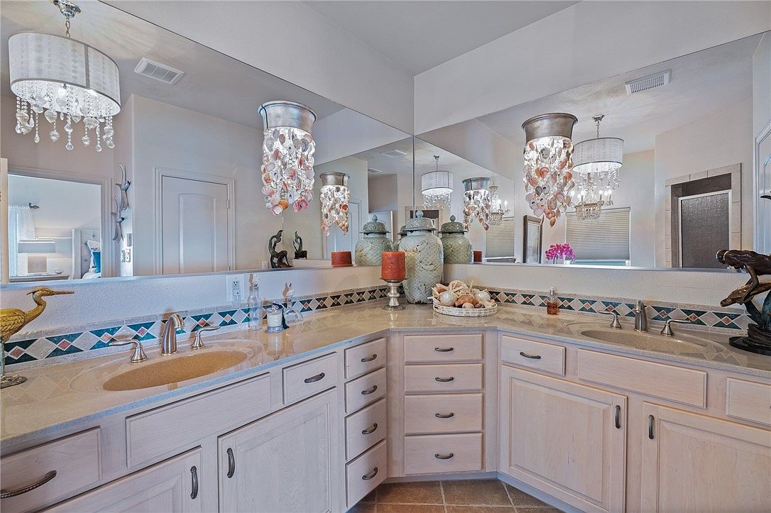 314 Bayview Dr Aransas Pass, TX 78336 | Single Family