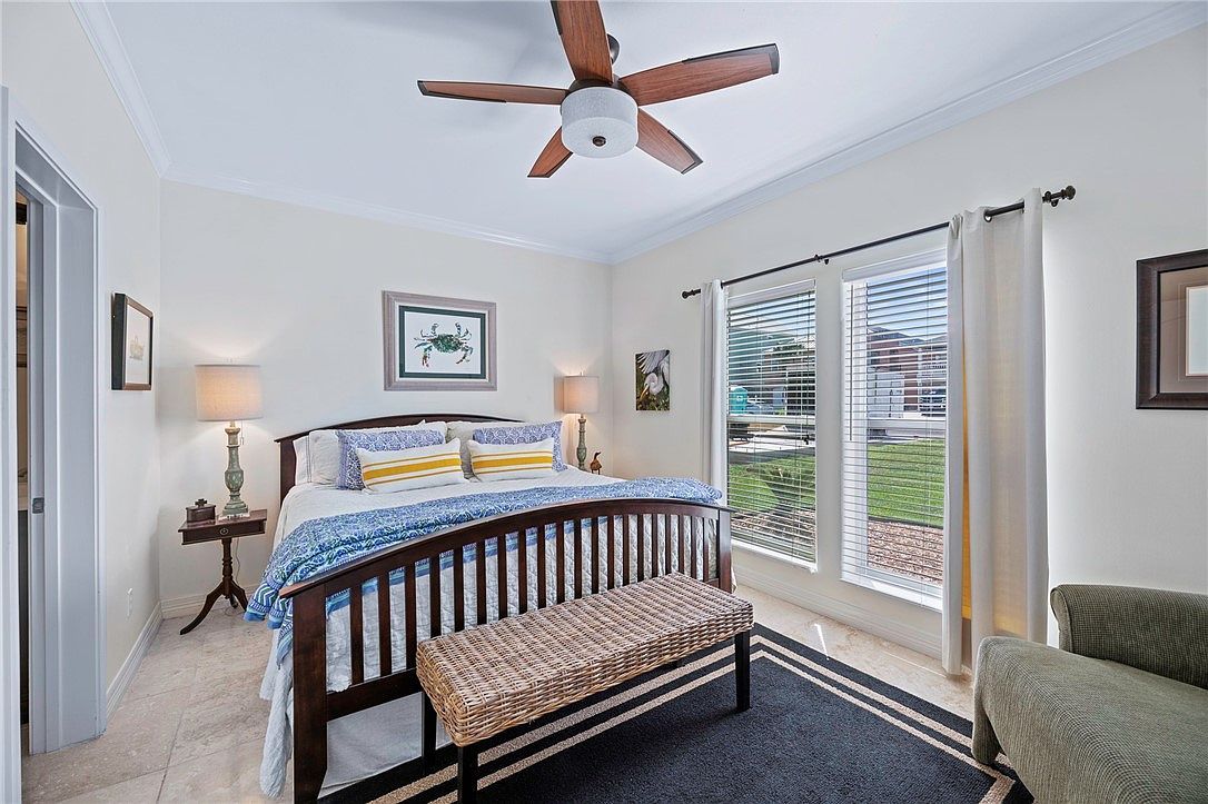 317 Bayview Dr Aransas Pass, TX 78336 | Single Family