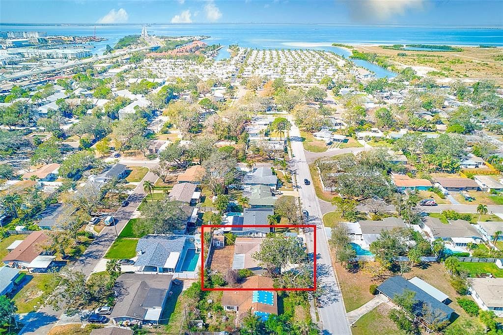 4606 W Oakellar Ave Tampa, FL 33611  | Single Family