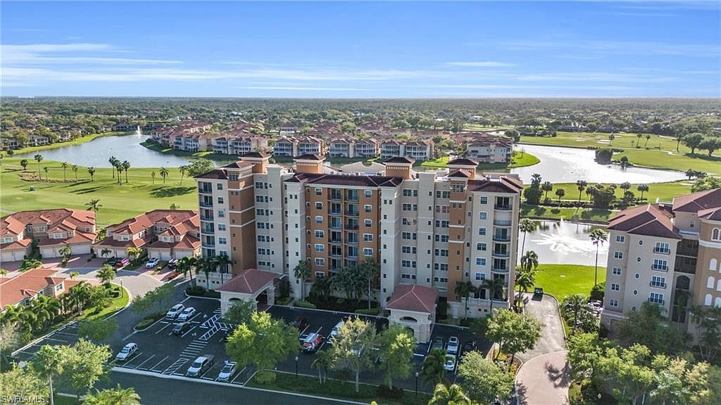 580 El Camino Real #3202 Naples, FL 34109  | Condominium