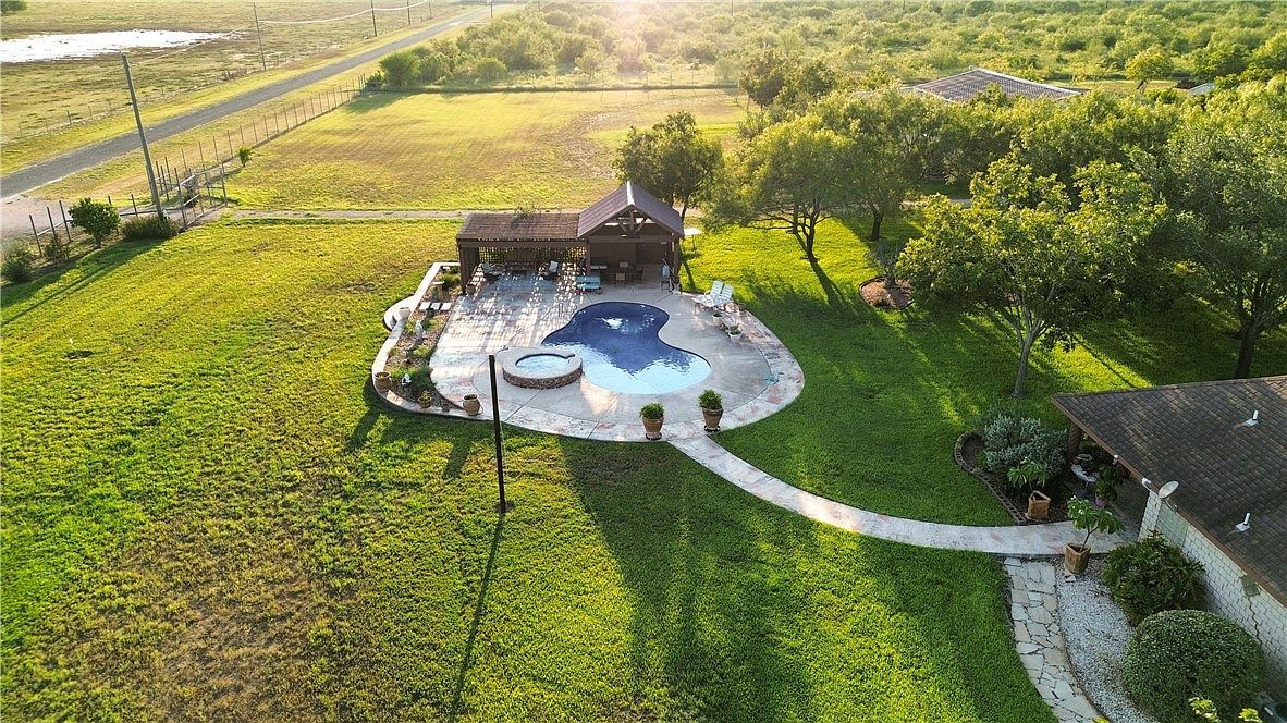 115 County Road 1161 Alice, TX 78332  | Single Family