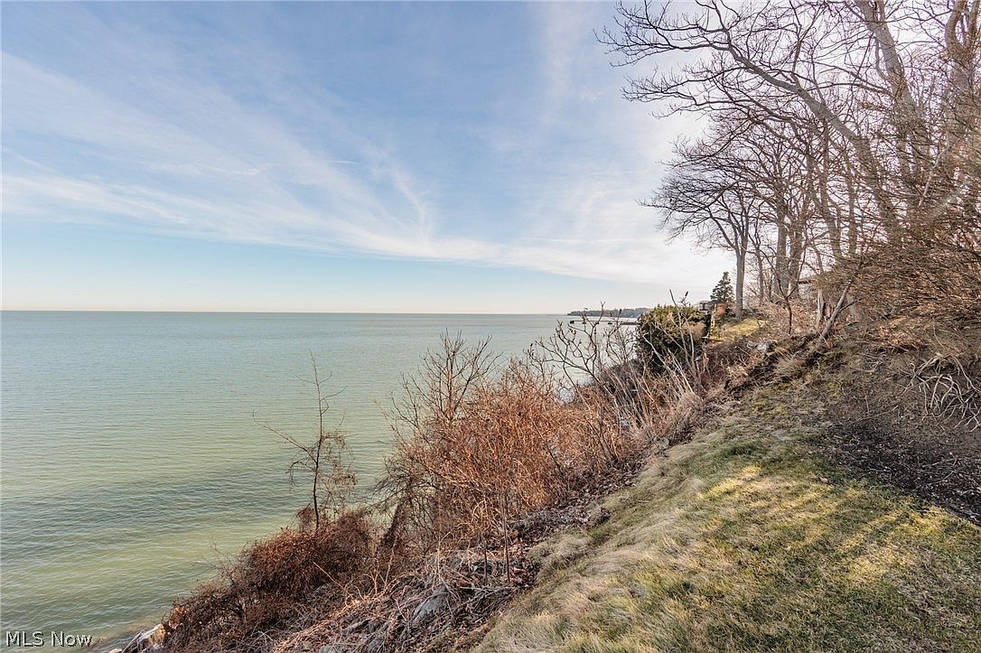 23018 Roberts Run #87 Bay Village, OH 44140 | Condominium