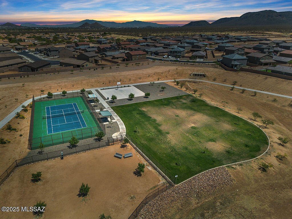 7733 S Crested Spring Dr Tucson, AZ 85757 | Single Family