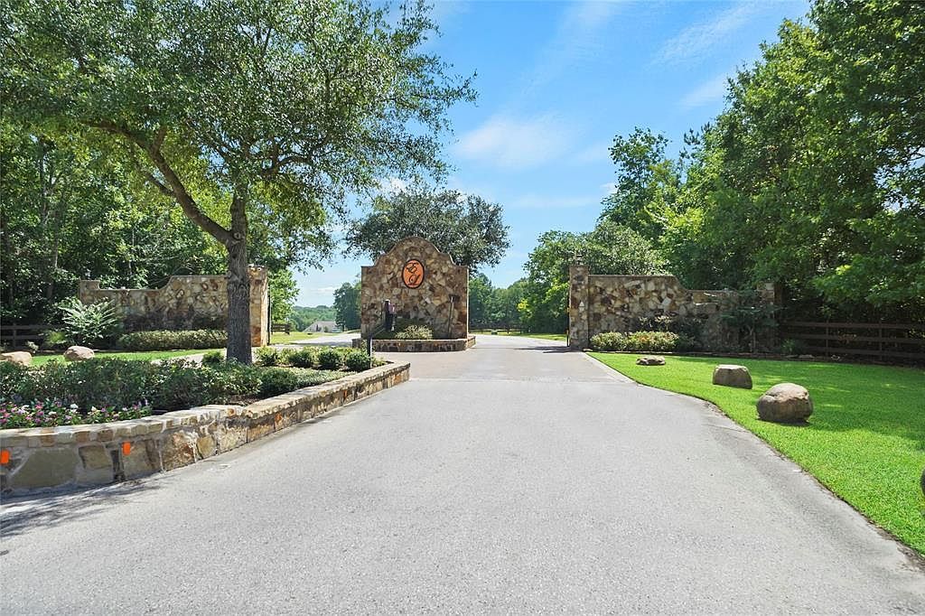 1572 Emerald Lakes Dr Willis, TX 77378 | Land/Lot