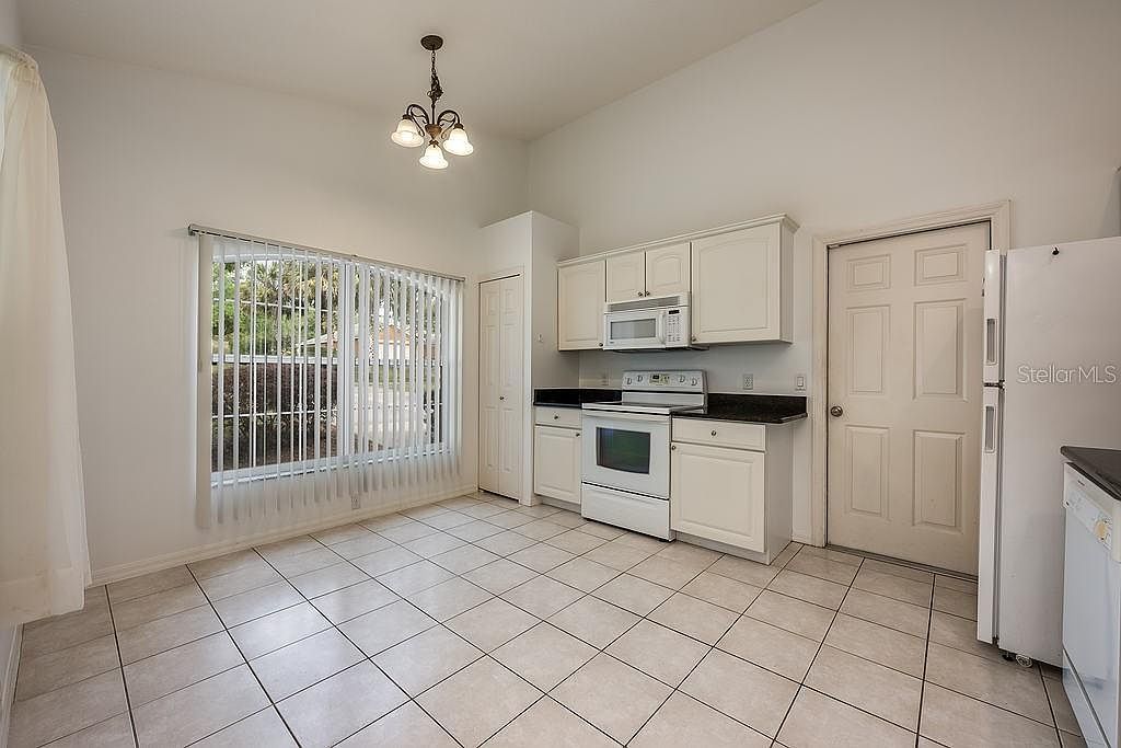 39900 Bayview Dr Lady Lake, FL 32159  | Single Family