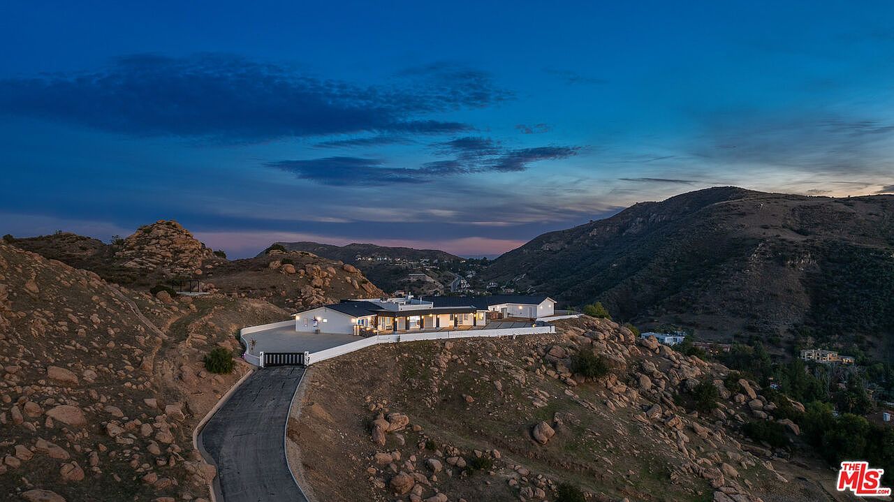 109 Buckskin Rd Bell Canyon, CA 91307 | Single Family