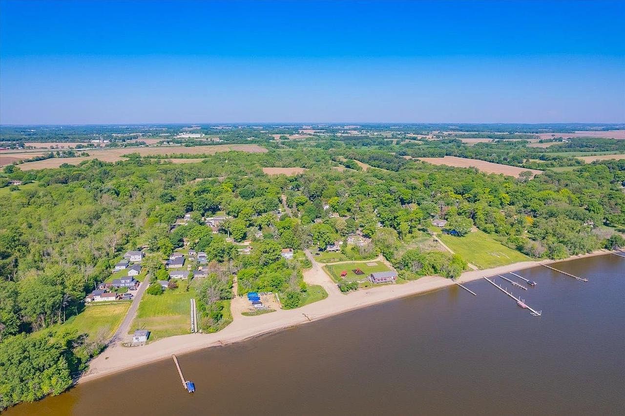 107 Highwood Dr Edgerton, WI 53534  | Single Family