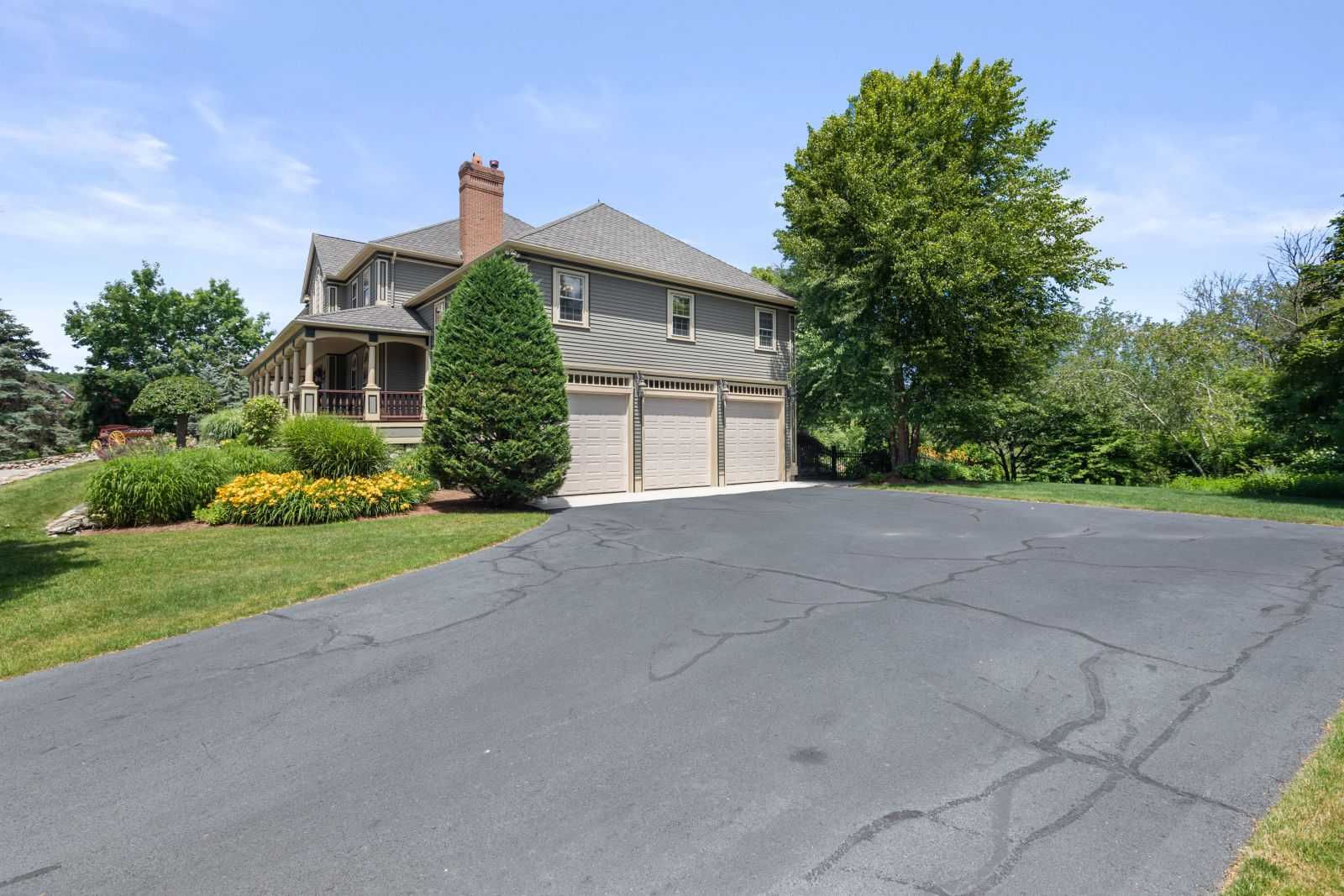 10 Navaho Drive, Canton, MA, USA, 2021  | Single Family