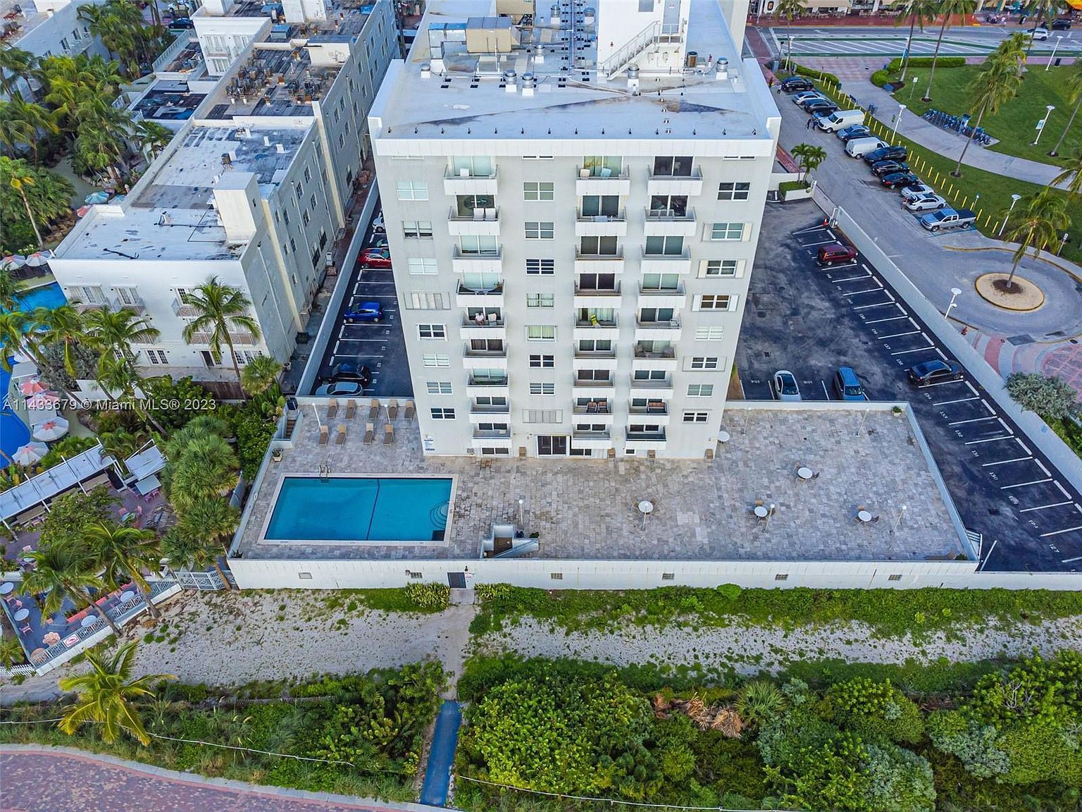 465 Ocean Dr APT 506 Miami Beach, FL 33139 | Condominium