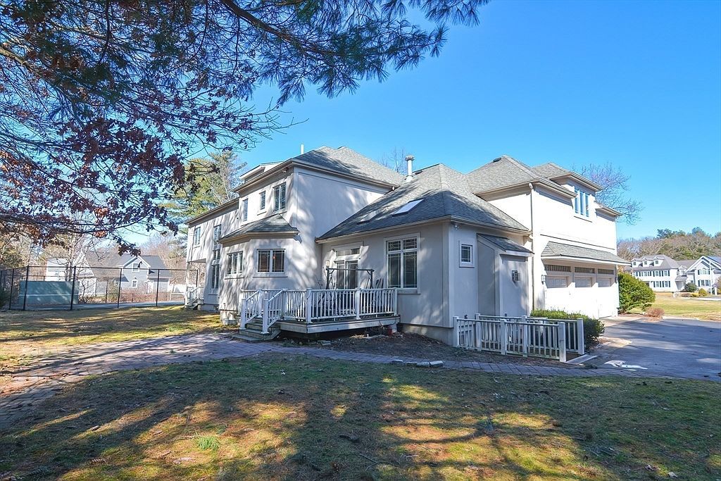 25 Colts Xing Canton, MA 02021  | Single Family