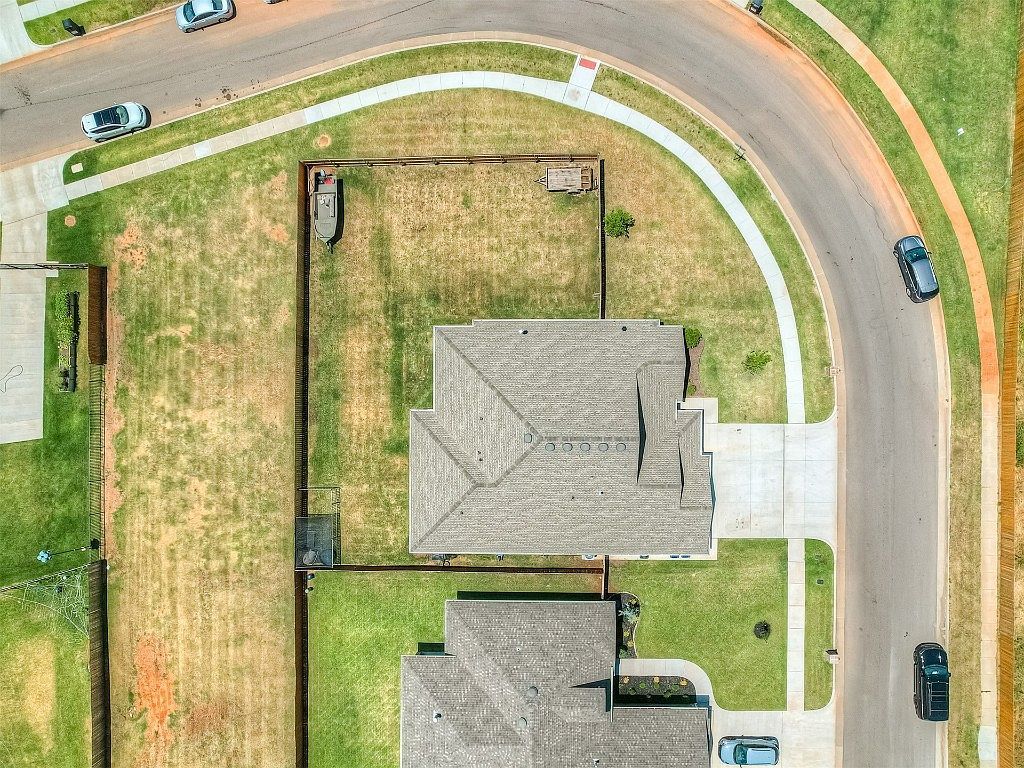 11052 NW 21 St Yukon, OK 73099  | Single Family