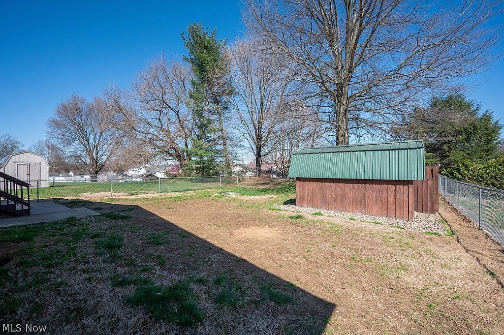 1021 38th St Vienna, WV 26105  | Single Family