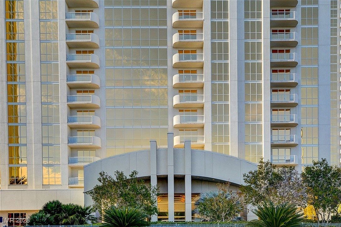 135 Harmon Ave UNIT 2721 Las Vegas, NV 89109 | Condominium