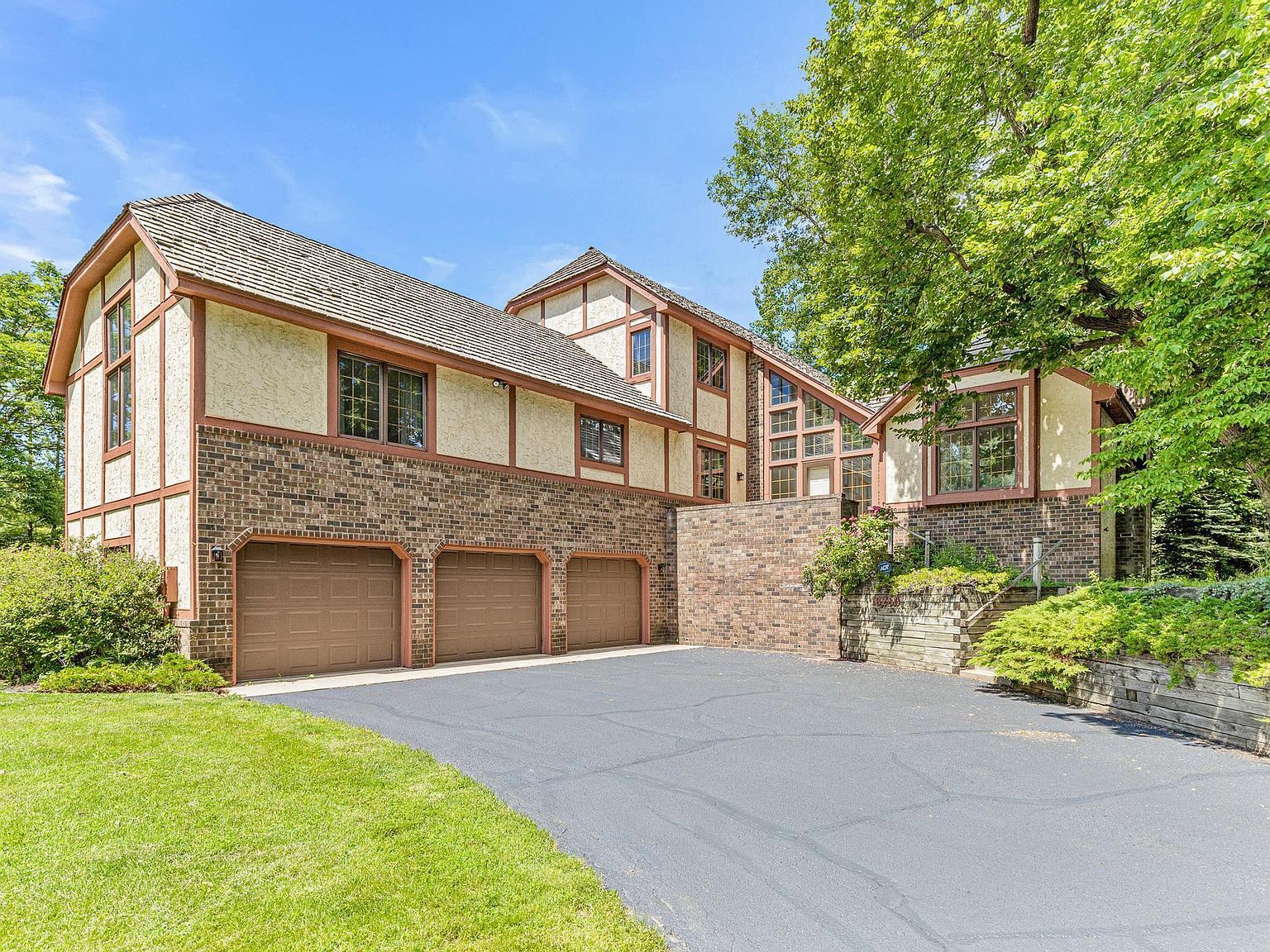 16280 Terracewood Dr Eden Prairie, MN 55346  | Single Family