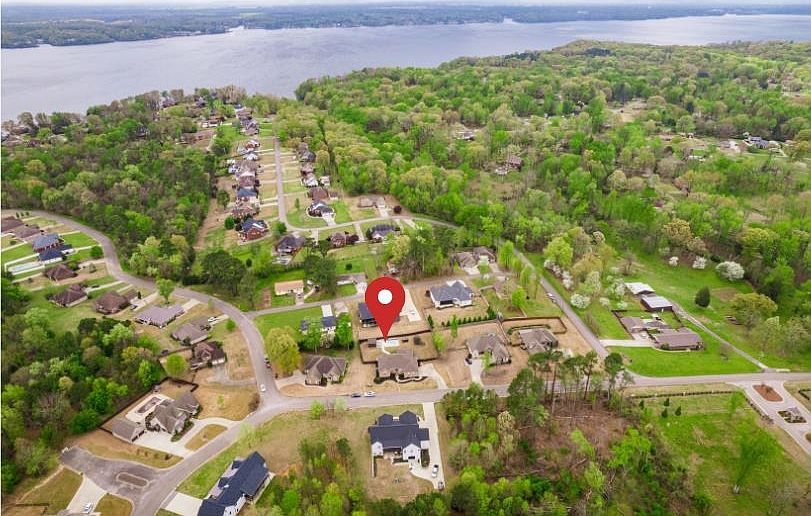 904 Skypark Rd Florence, AL 35634  | Single Family