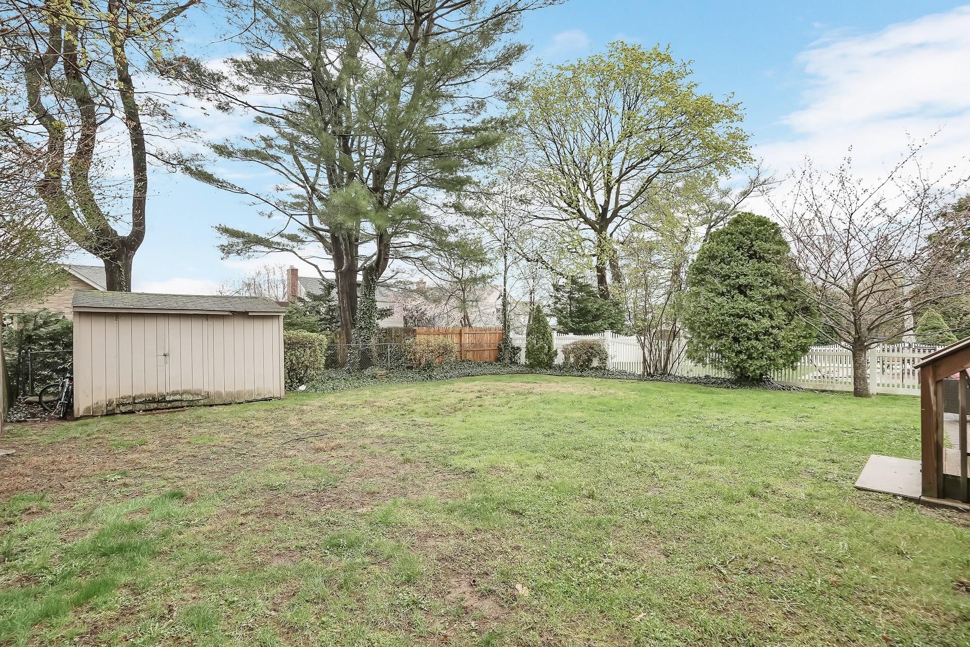 20 Deerfield Avenue, Eastchester, NY, USA, 10709  | Single Family