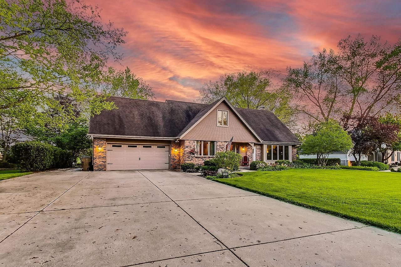 11003 84th St Pleasant Prairie, WI 53158  | Single Family