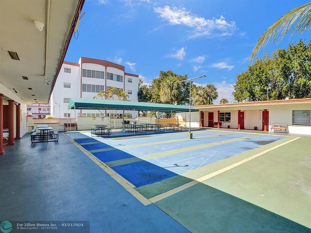 4000 NW 44th Ave APT 401 Lauderdale Lakes, FL 33319 | Condominium