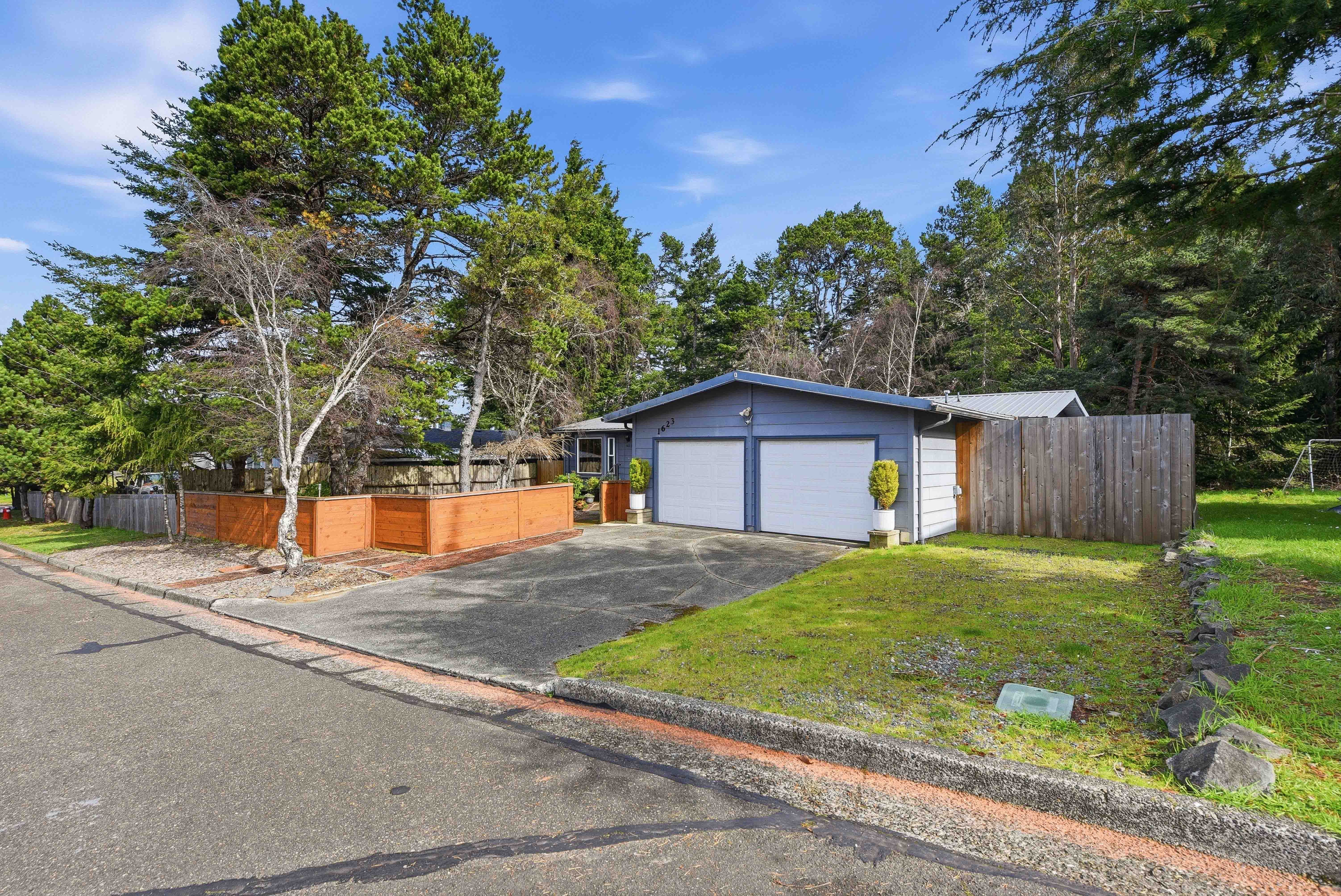 1623 Lincoln Street, North Bend, OR, USA, 97459  | Single Family