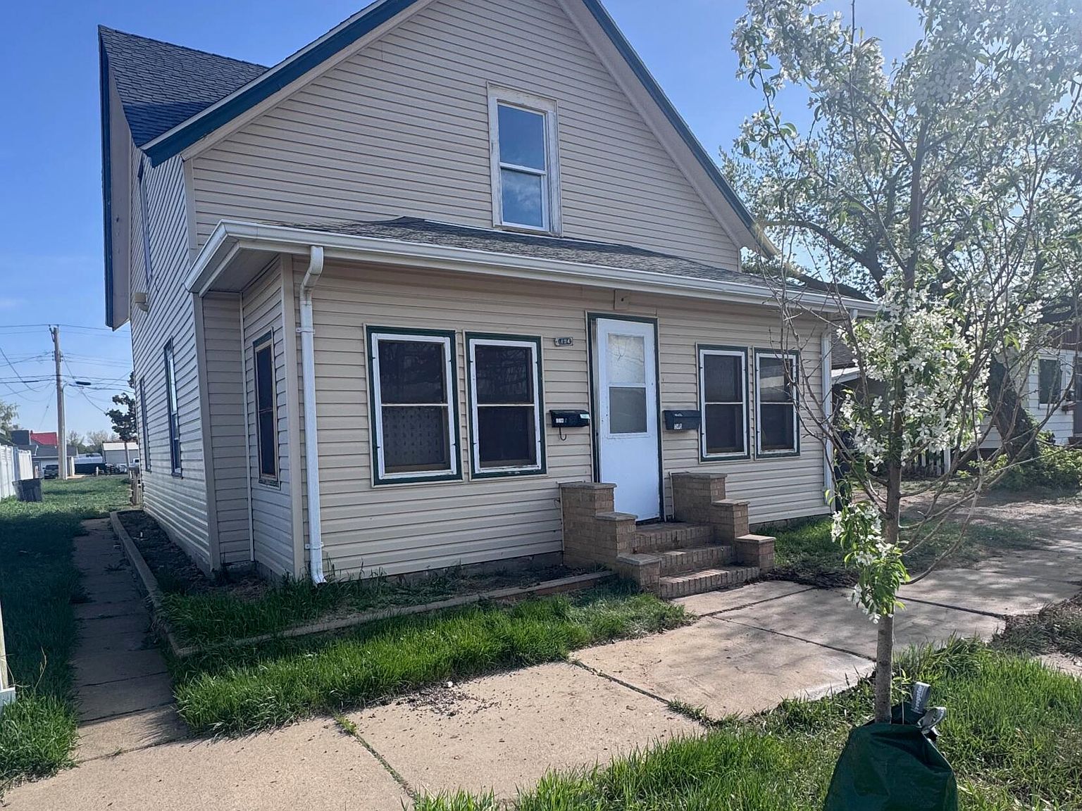 134 E Broadway St Dickinson, ND 58601  | Single Family