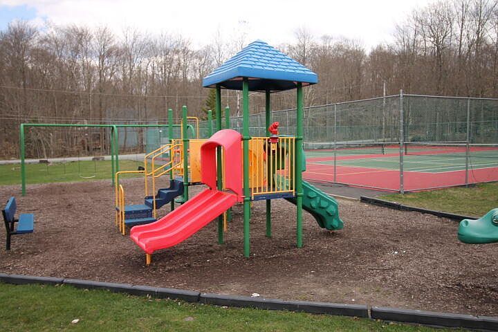 179 Choctaw Dr Pocono Lake, PA 18347 | Single Family