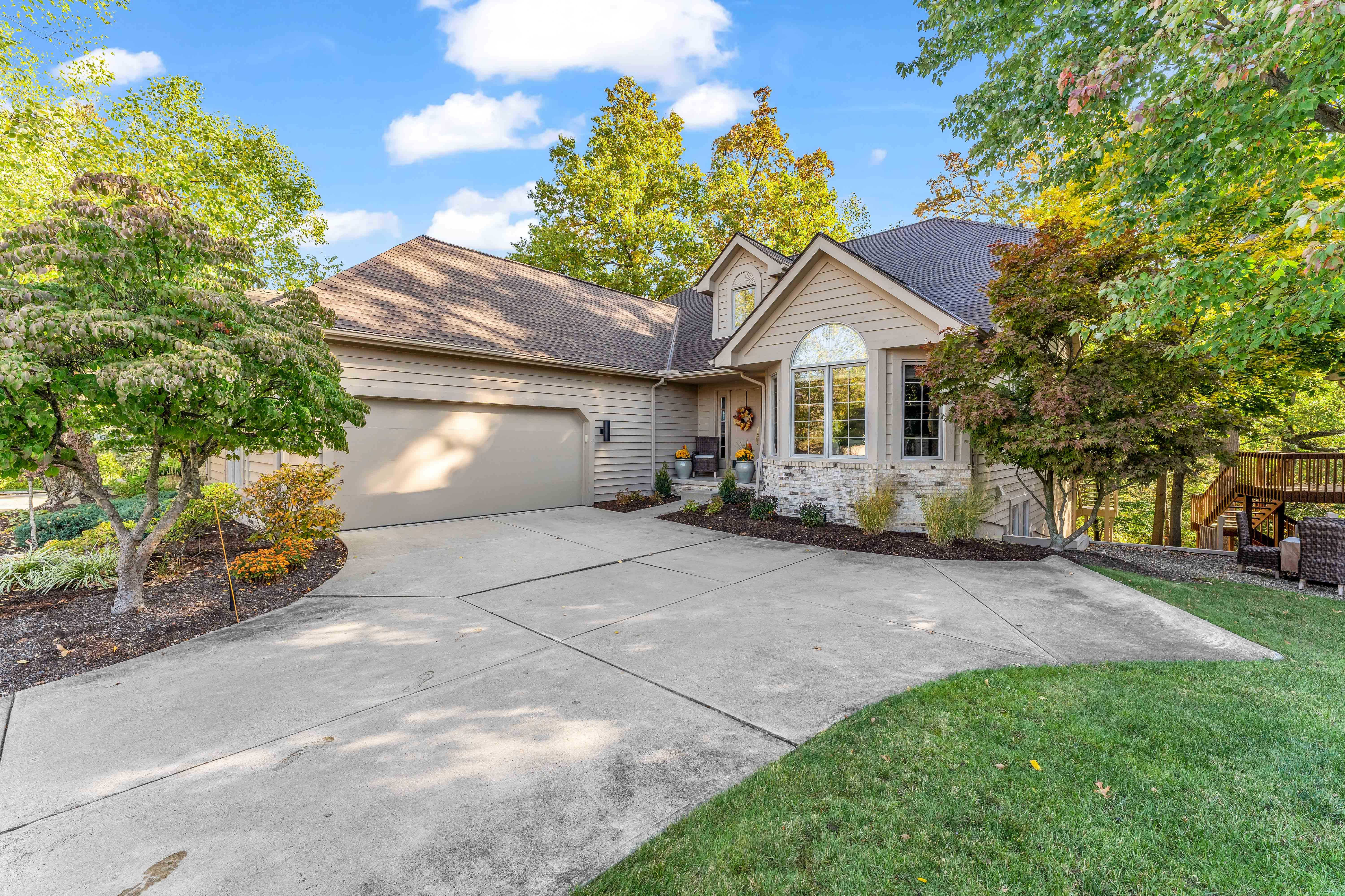 2239 Whispering Cove Circle, Westlake, OH, USA - Thumbnail 3