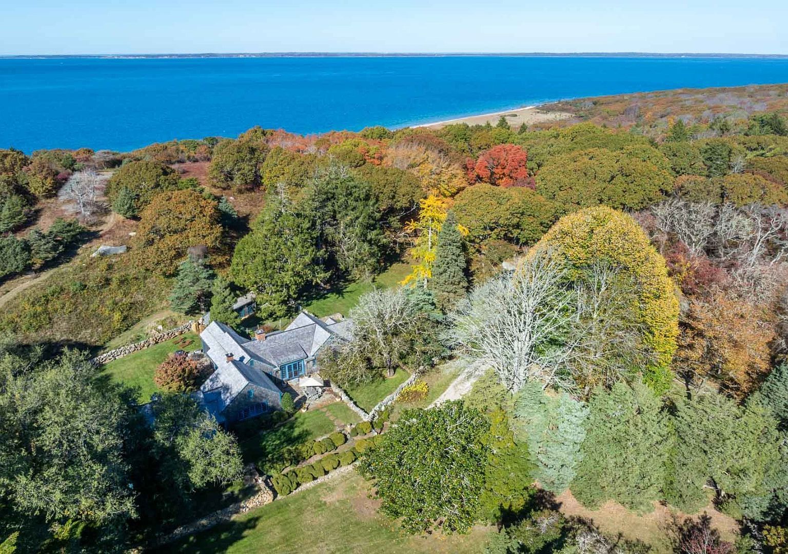 85 N Reservoir Rd West Tisbury, MA 02575  | Single Family