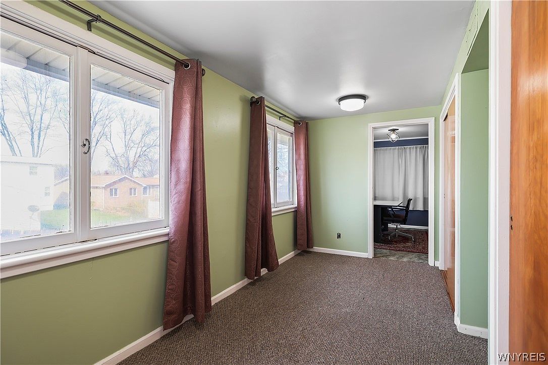 9326 Rivershore Dr Niagara Falls, NY 14304  | Single Family