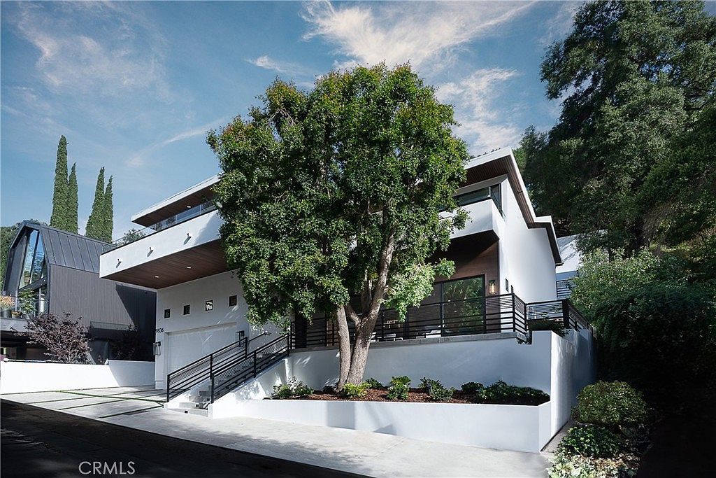 9836 Yoakum Dr Beverly Hills, CA 90210 | Single Family