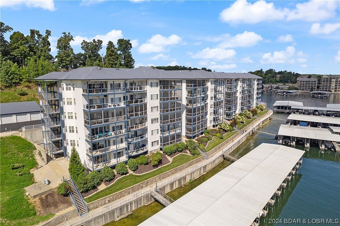 183 Upper Monarch Cove Dr #1D Lake Ozark, MO 65049  | Condominium