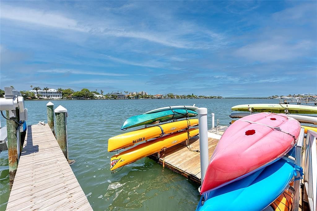 736 Island Way APT 201 Clearwater, FL 33767  | Condominium