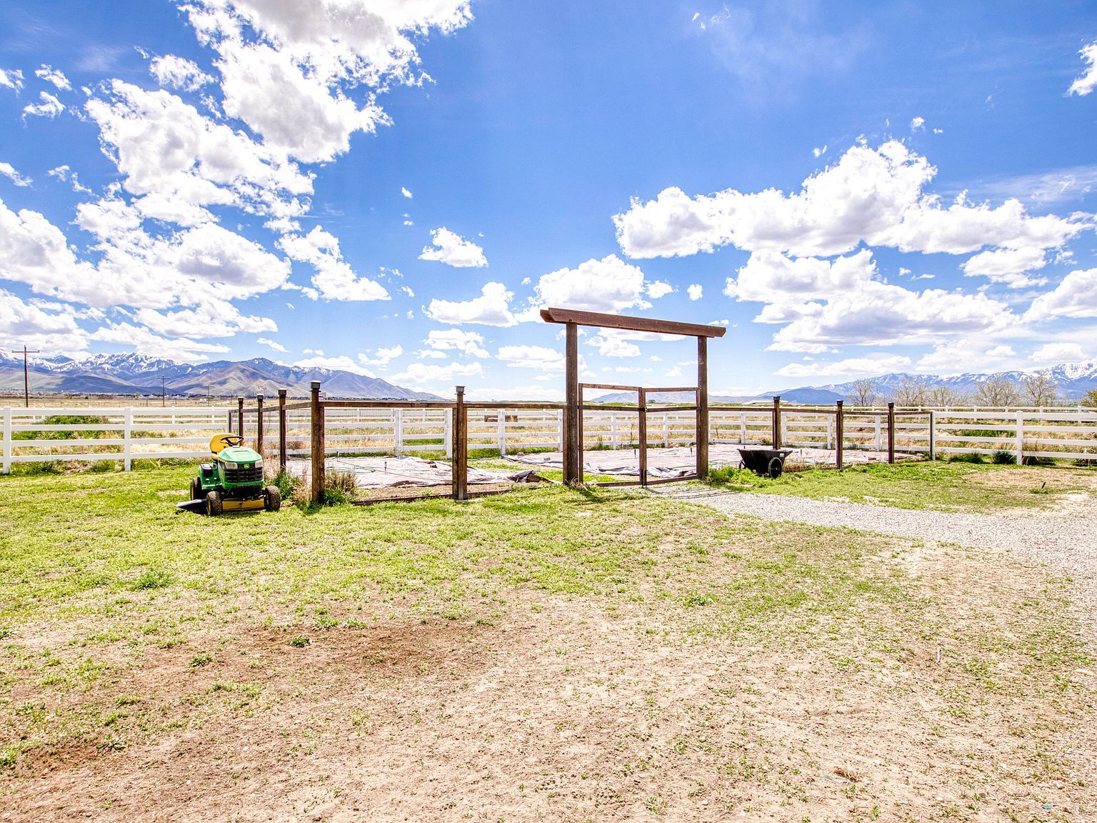 431 W 3460 N Erda, UT 84074  | Single Family