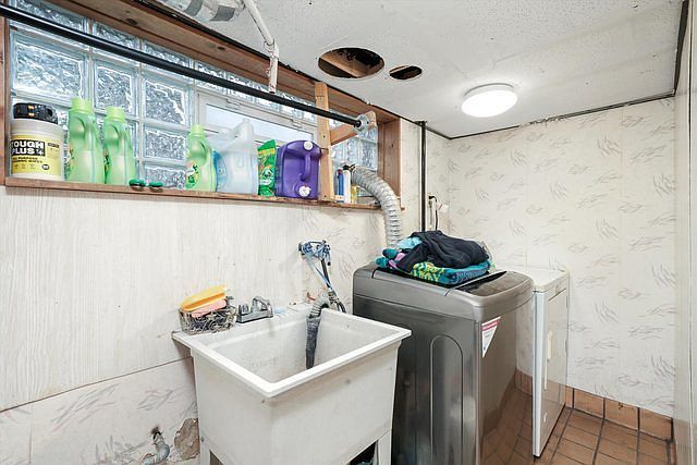 9352 S 51st Ave Oak Lawn, IL 60453  | Single Family