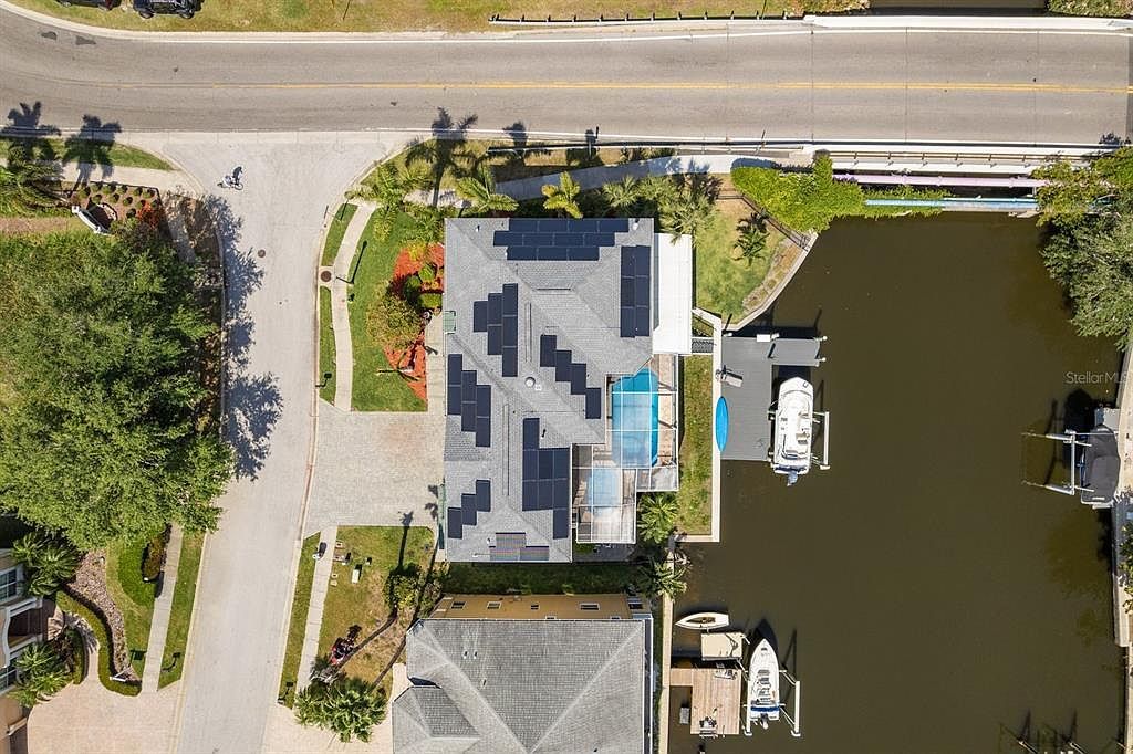 339 Manatee Ln Tarpon Springs, FL 34689  | Single Family