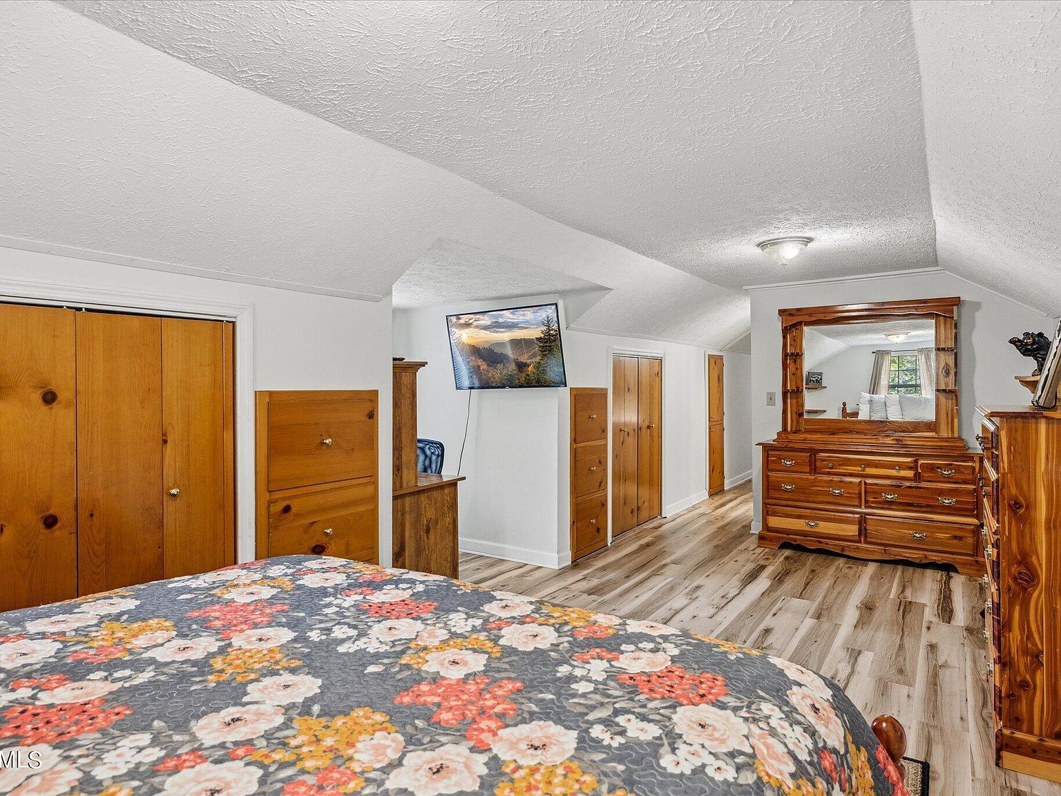 898 Lake View Loop Sevierville, TN 37876  | Single Family