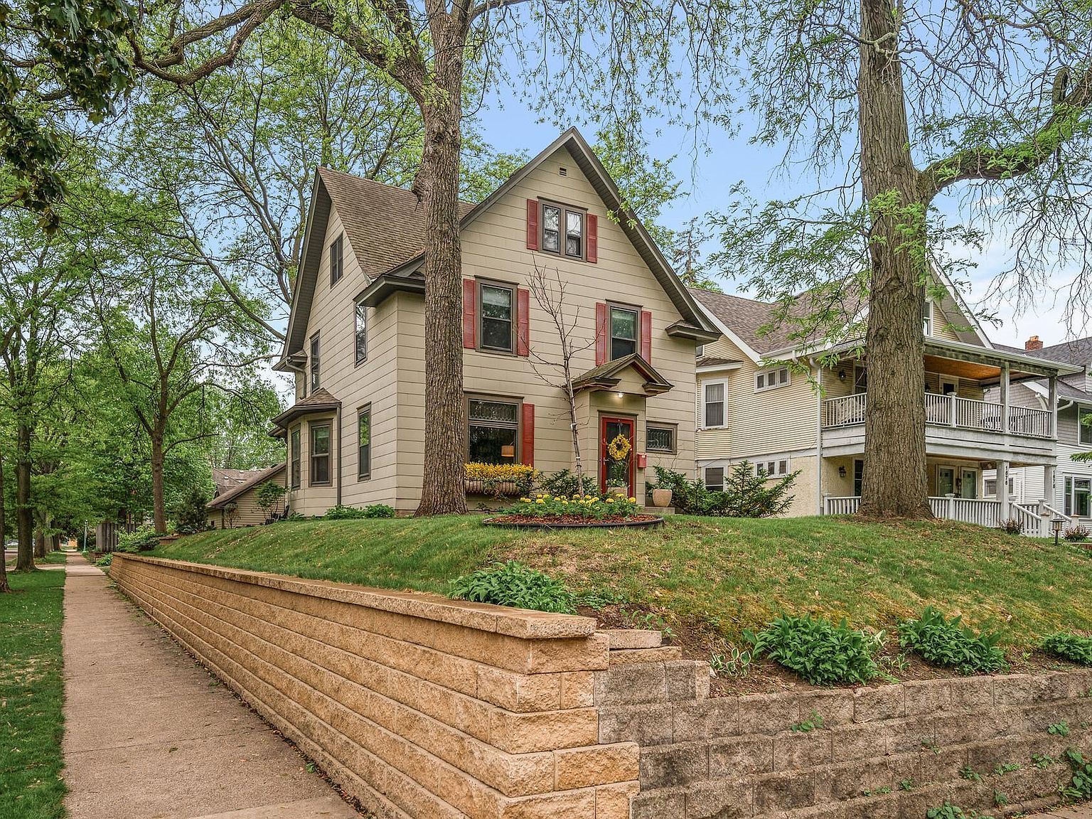 1670 Ashland Ave Saint Paul, MN 55104  | Single Family