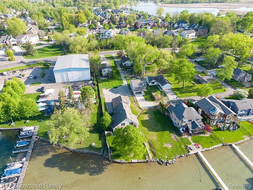 4390 Cass Elizabeth Rd Waterford, MI 48328  | Single Family