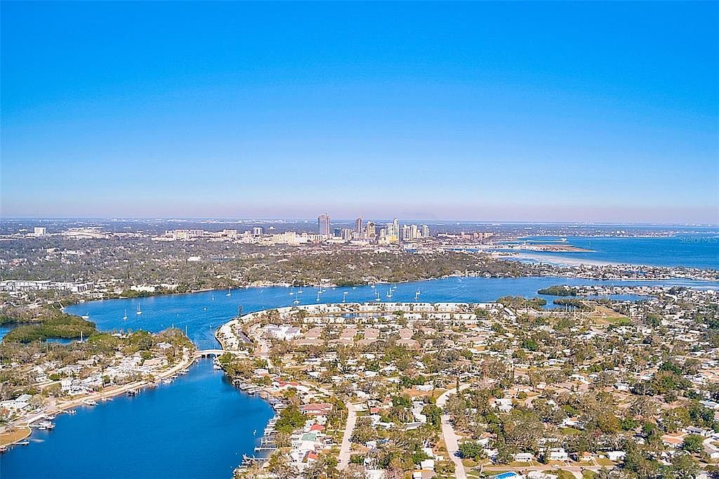 5116 Beach Dr SE APT D Saint Petersburg, FL 33705  | Condominium